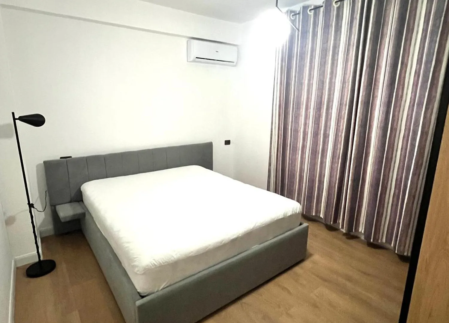 Cozy Apartment Vlora 0*, Vlorë